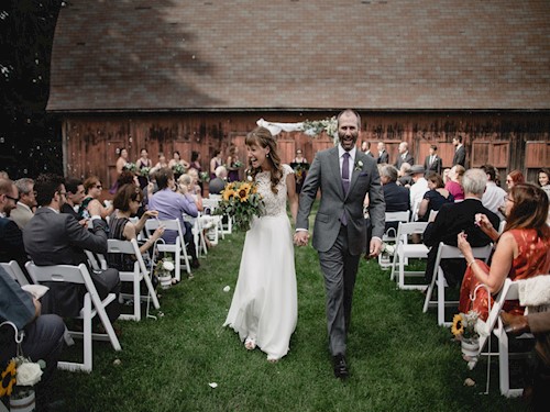 Barn Wedding Ceremony - Ray & Kelly Photography
